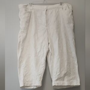 White‎ Stag White Embroidered Capris 18